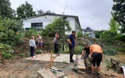 Erdarbeiten für Geräteschuppen laufen